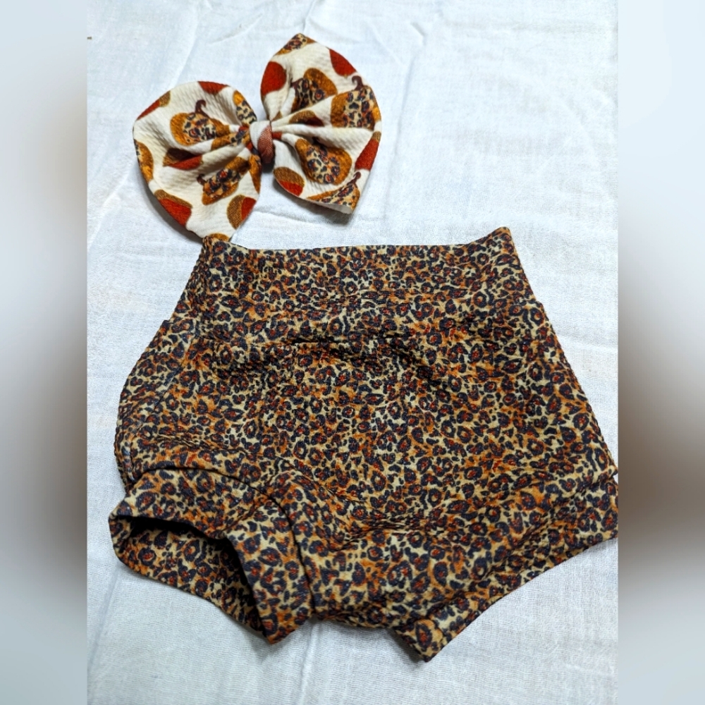 Cheetah print Bummies & bow